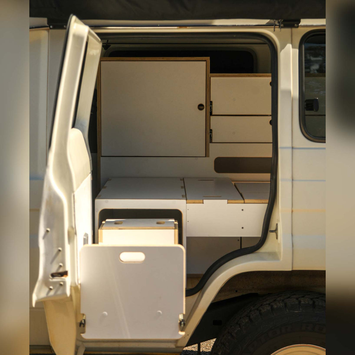 3rd Door Troopy - Camper Conversion Kit - Vanera